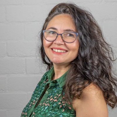 Dr. Regiane R. Santos